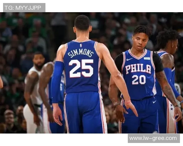 富尔茨在对阵老鹰的比赛中展现出惊人实力引发球迷热议 富尔茨在对阵老鹰的比赛中展现出惊人实力引发球迷热议